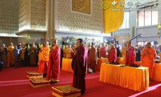 学诚大和尚
与“无常和解
无常指事物永远在不断的变化，没有固定不变的。从因到果，