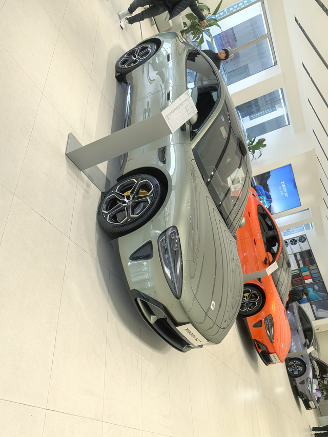 小米汽车苏7
小米苏7标准版值得买吗，日常代步用，要等最少4个月才能提车