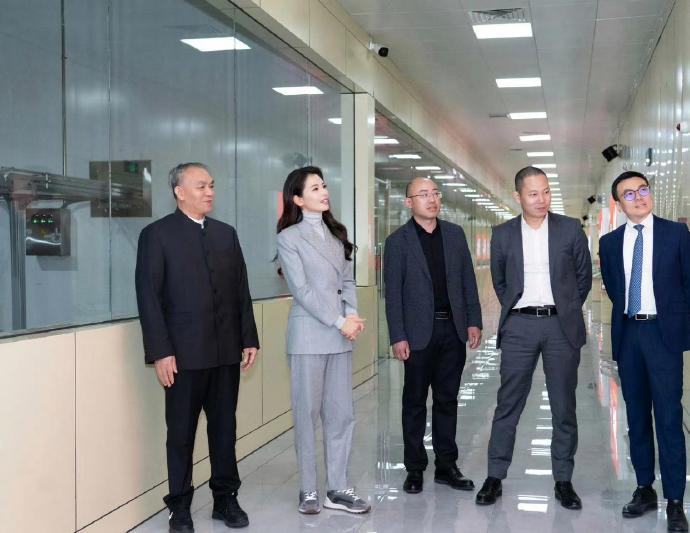 刘涛不入编都有点可惜了，太正气了 ​​​