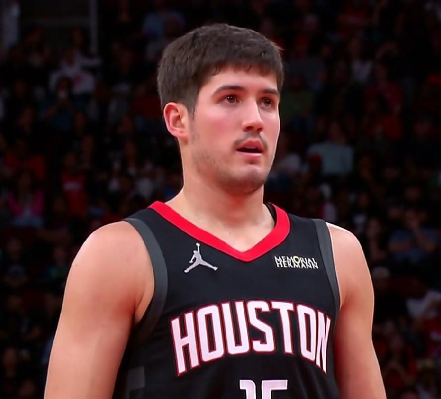 同样是2024年的选秀前三顺位！！！
状元被榜眼和探花逐渐拉开了差距！！
里萨谢