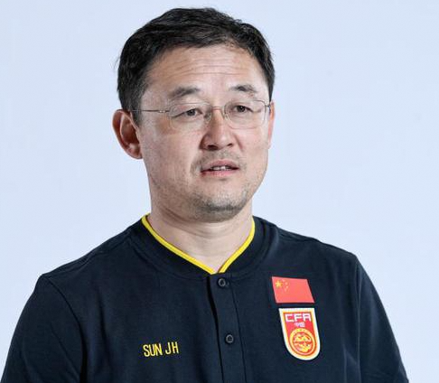 孙继海青训风波背后:球员合同性质与韦世豪事件的差异