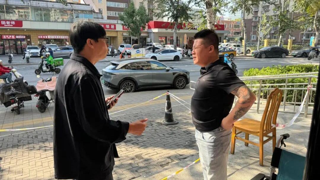 快速处置玻璃隐患 维护居民安全获点赞