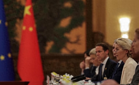 突发！
冯德莱恩刚抵京！
7 月 24 日，欧盟主席冯德莱恩和欧洲理事会主席科斯
