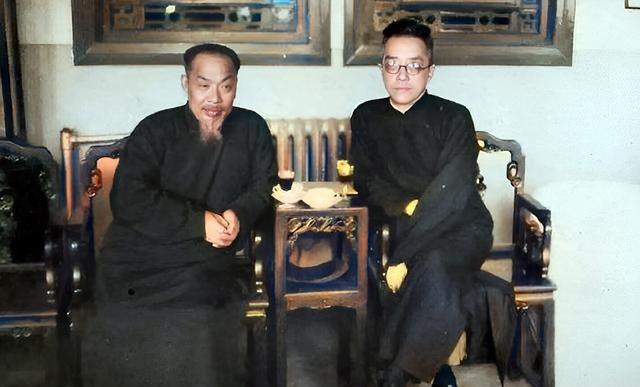 这是史学大家陈垣与大文豪胡适。1934年，陈垣致信胡适讨论学术问题，全篇用典雅的