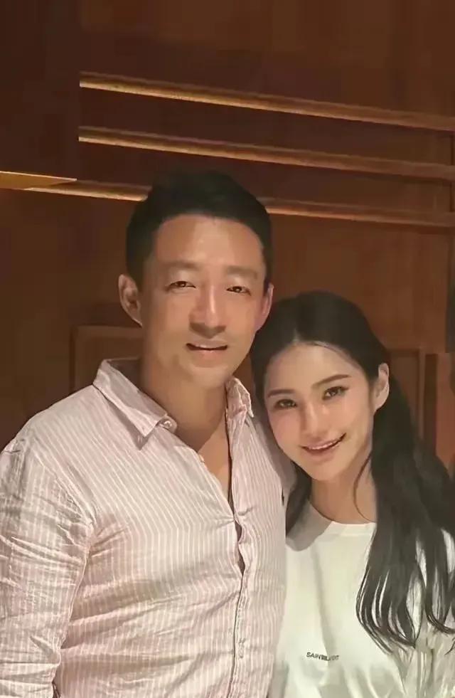 据说汪小菲和马晓梅5月份婚礼取消了！
听到这个消息，真的心疼马晓梅这个姑娘，突然