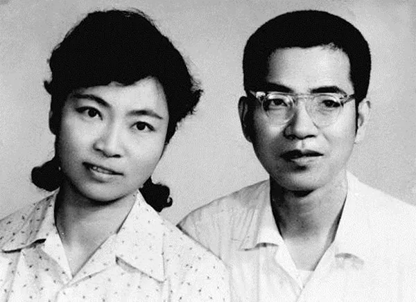 1980年，47岁的数学奇才陈景润，娶了29岁女军医由昆。当时陈景润说：“我想过