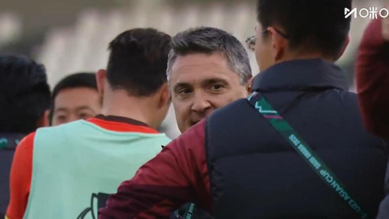 李昊太霸气了，彭啸解围第一！但后防线算不上混凝土，打乌兹继续苟着踢