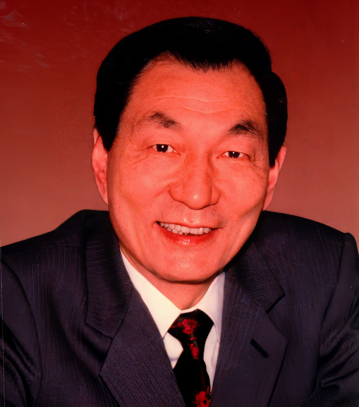 历任国务院总理中，朱镕基的任期只有五年，一届而已。论任期，他比不过之前的李鹏总理