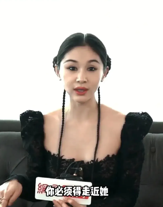 真不敢相信这个是王子文！ 这脸是充了气了还是注了水了，弄得没以前漂亮了，跟以前气