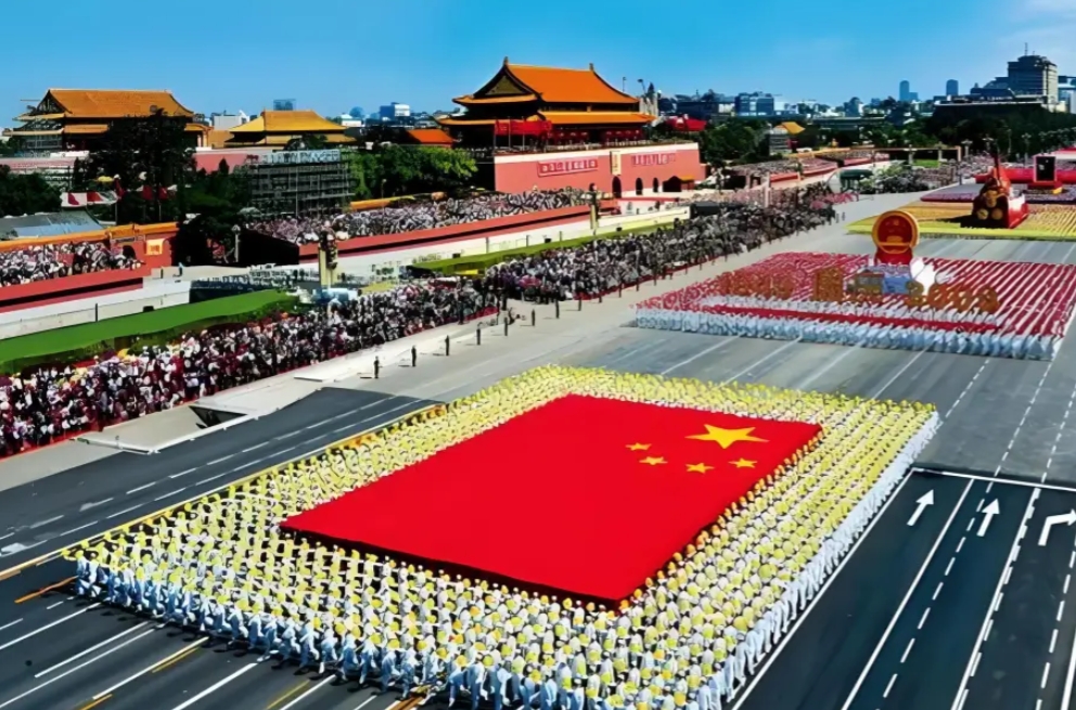 刚游说各国不要参加九三阅兵，3天不到，日本又对中国提出交涉。要求中国就社交媒体上