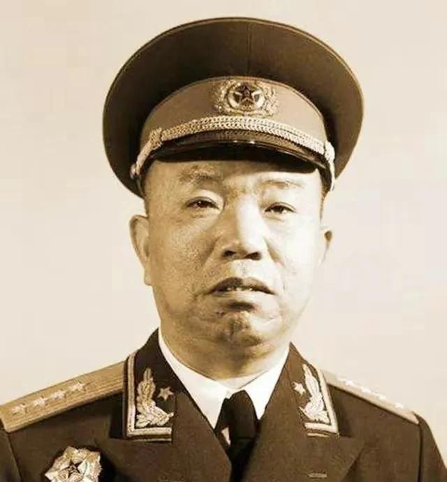 1968年，大将王树声在某机关单位食堂排队打饭，见一干部打了5份饭菜，顿感蹊跷。