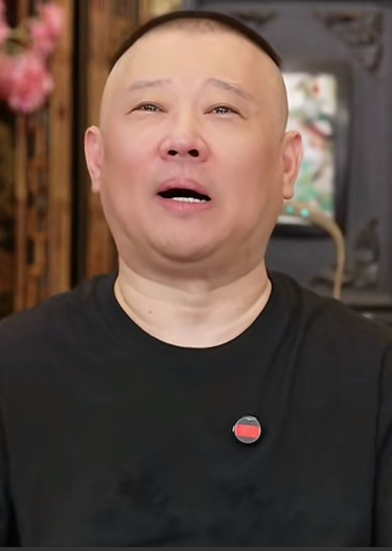 郭德纲帮帮闫云达吧！刚刚德云社前大师兄闫云达直播时表示:德云社对不起我，郭德纲对