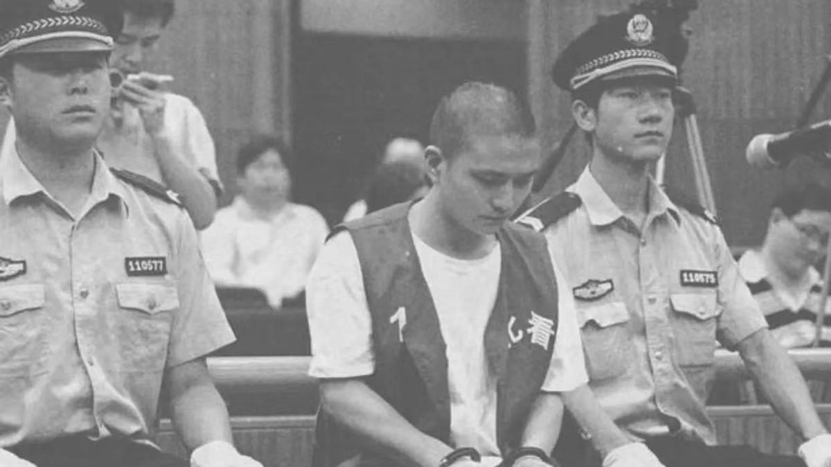 [中国赞]“救他一命吧，不要判他死刑。”2008年年初，梁建红竟然向法院请求，轻