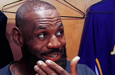 NBA常规赛，湖人客场123-120力克猛龙。
本场比赛，詹姆斯全场得到8分6篮