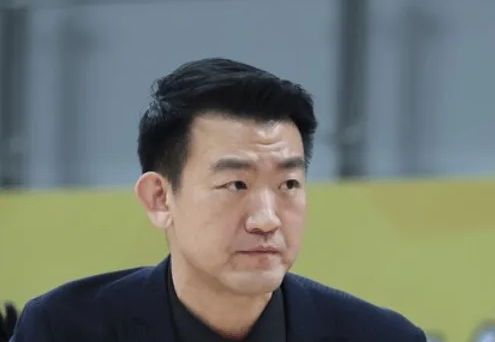 CBA常规赛：上海男篮将对阵广厦男篮。
赛前，广厦男篮主帅王博接受媒体采访，谈及