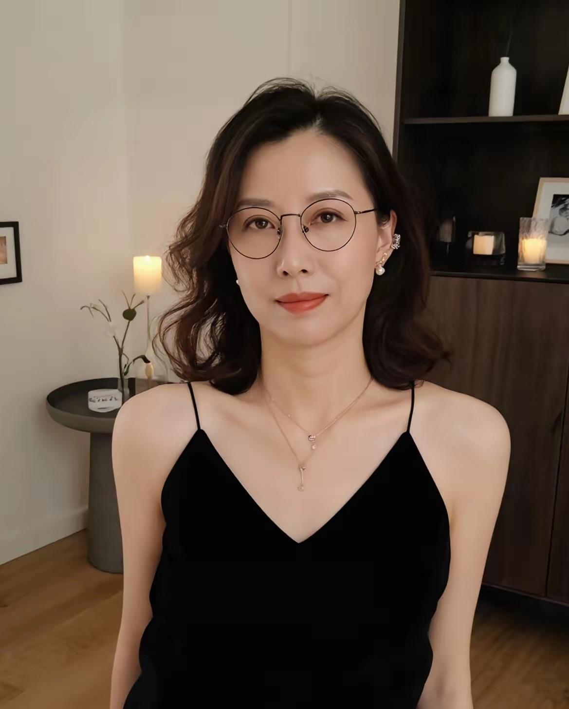 吊带一穿
魅力无边