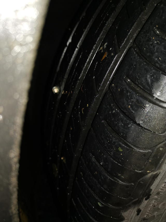 宋plusDMI轮胎是不是差
宋plusdmi的佳通轮胎是不是很差？两个月扎了三