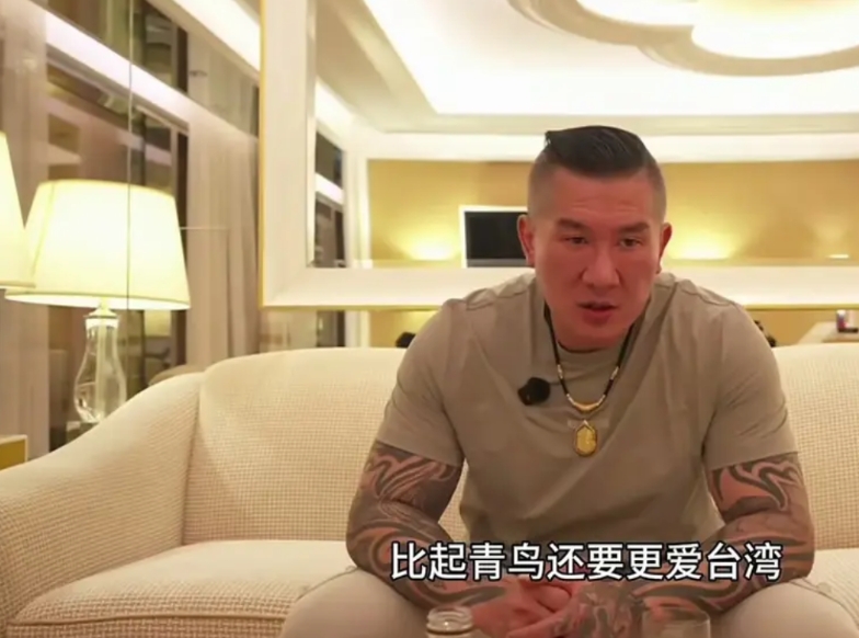 心疼馆长的肺腑之言，谁来帮他解套？
馆长结束大陆九日行，返台前夕，通过视频发表了