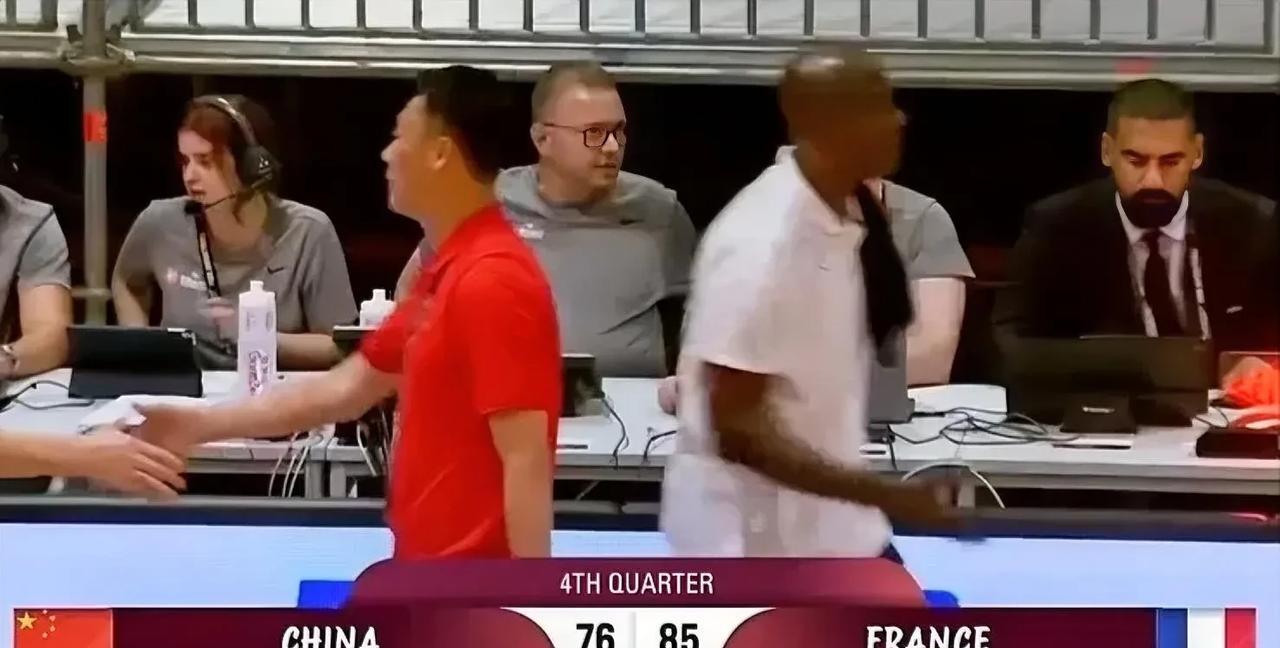 中国男篮一胜难求！
U19男篮世界杯9-16名的争夺战，中国男篮76-85不敌法