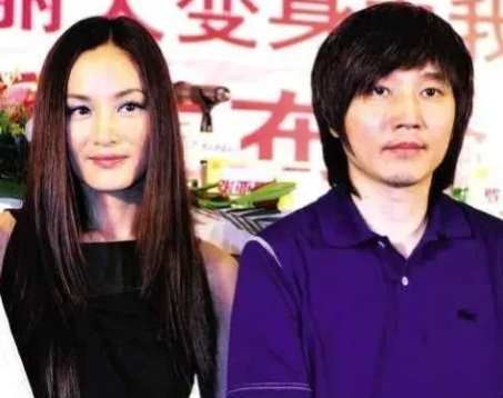 1998年，演员罗中旭突遇车祸，现场十分惨烈，女友瞿颖在医院24小时陪护，罗中旭