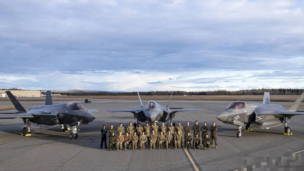 中国去年接收80架战斗机，其中五代机仅30架？两年后突破100架？