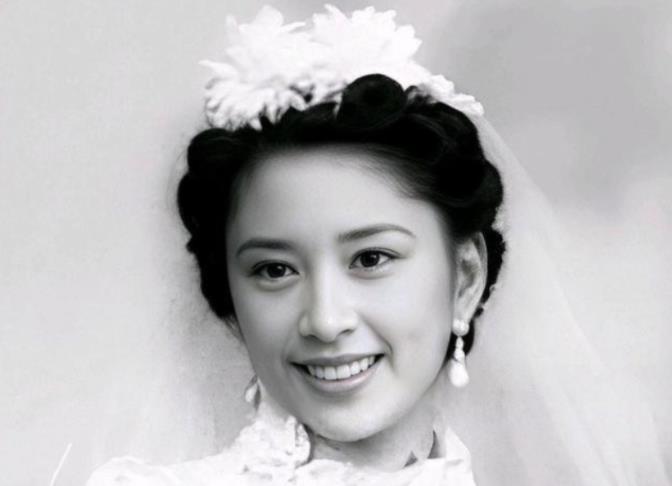 1966年，27岁的胡友松发现生理期没正常来，便问76岁的丈夫李宗仁怎么办。谁料