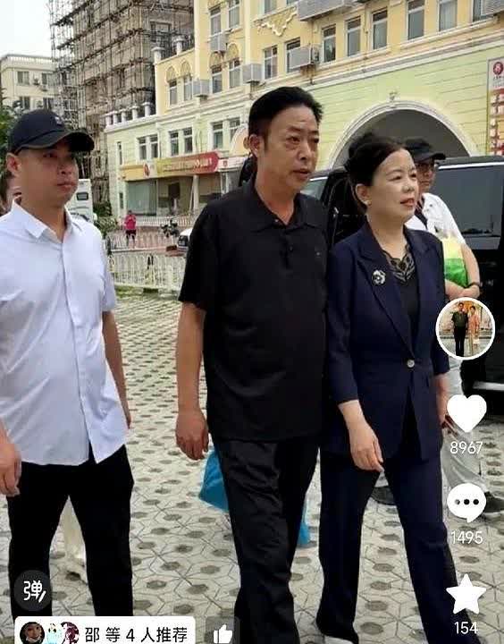 孩子们都来了。

说起这个，突然想到之前许敏提过一嘴，要是郭威能来家里坐坐，