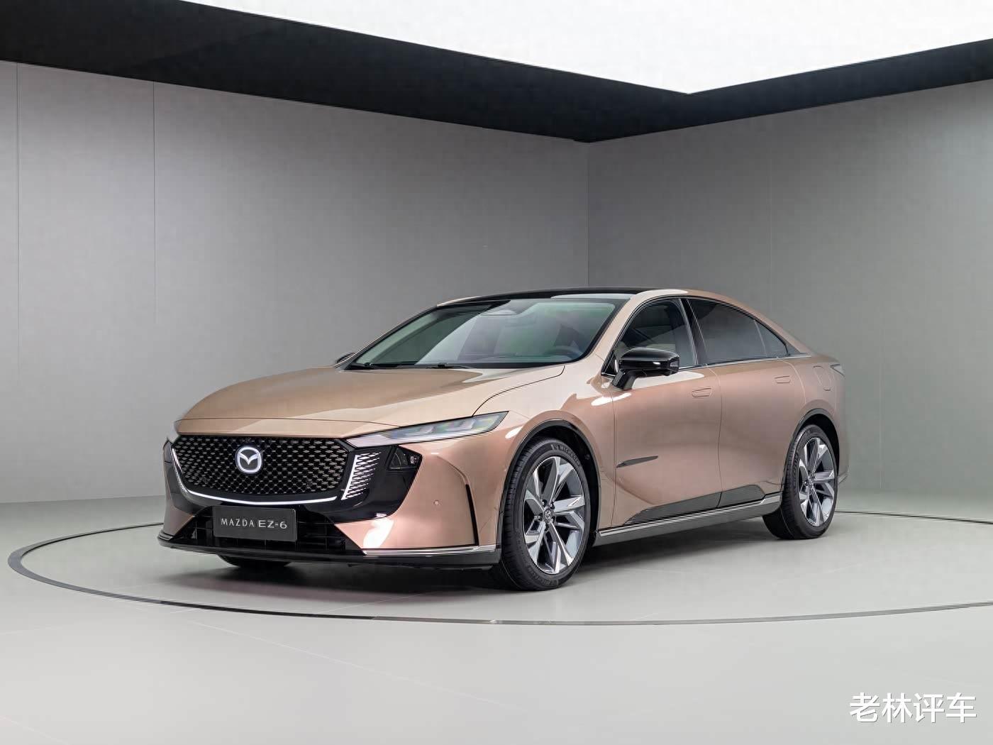 合资品牌“开窍”了，中型车卖11.98万，颜值炸裂，能一炮而