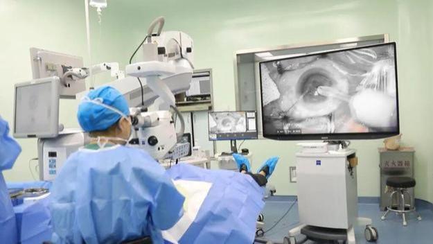 手术添 “慧眼”！3D导航显微镜让眼科诊疗更精准、安全