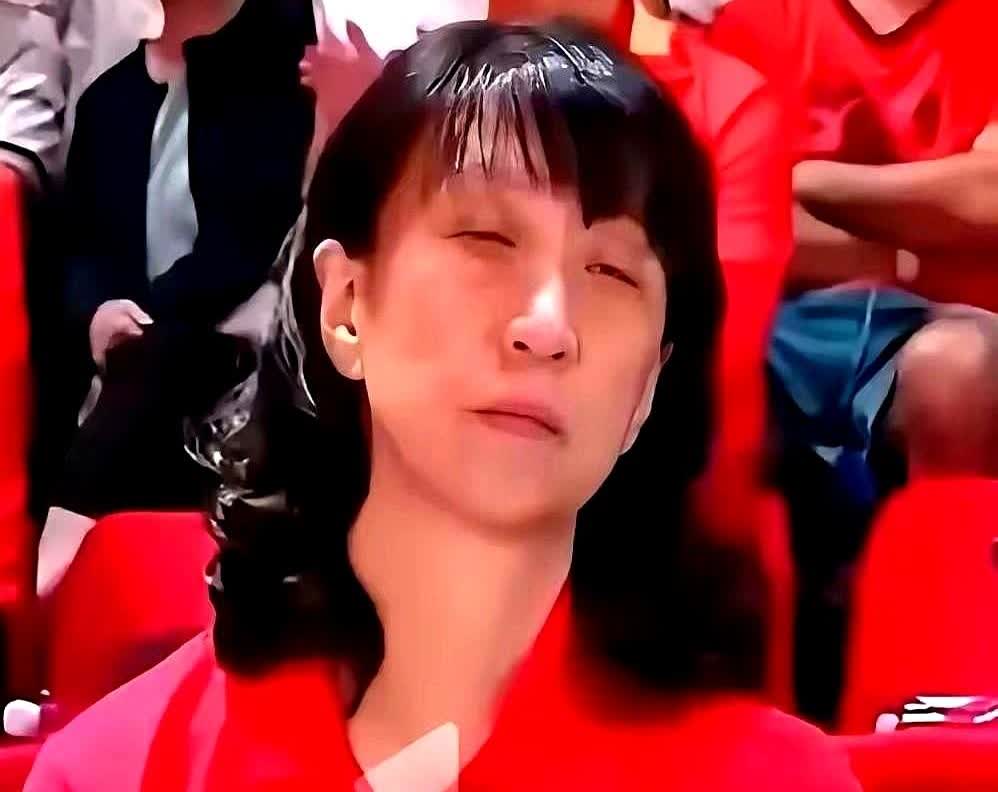 直接把桌子掀了，不玩了，重来。
赖亚文这步棋，走得真够绝的。
什么亚锦赛、世