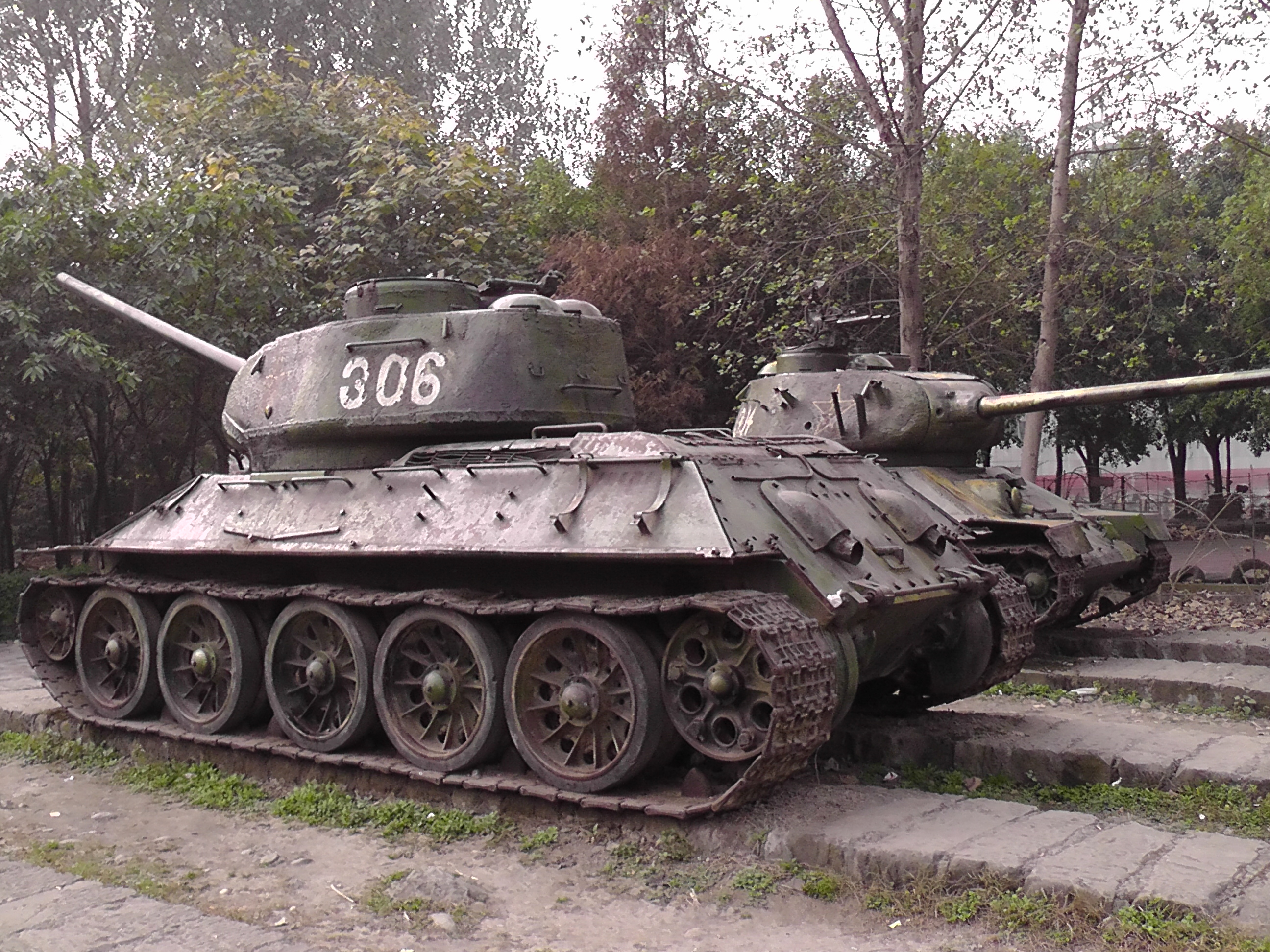 回忆成都国防乐园：T-34/85坦克炮塔支架的往事探讨