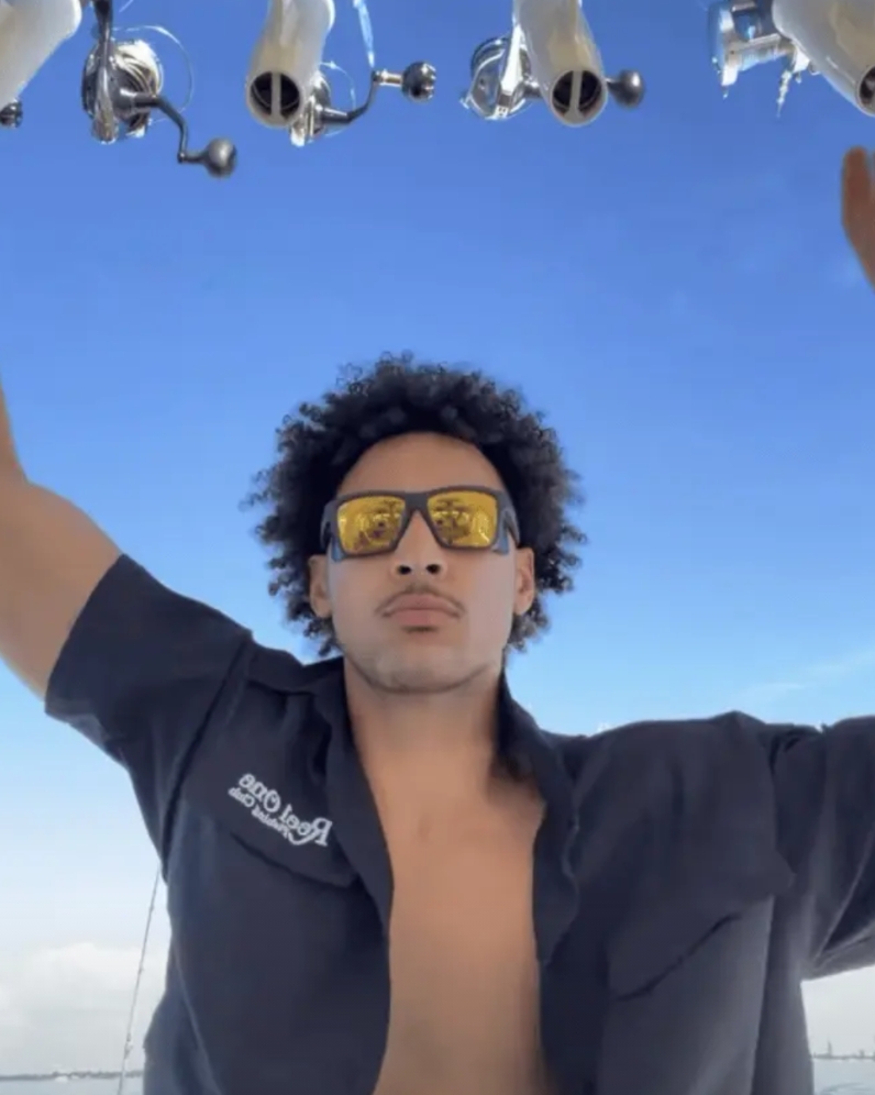 这哥们自己不主动说，估计球迷都忘了还有这号人了。
状元出身，有最佳阵容也有最防阵