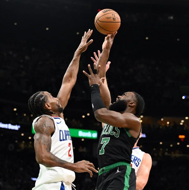 美媒NBA Retweet更新社交媒体，转载路易斯-威廉姆斯在《Run it B