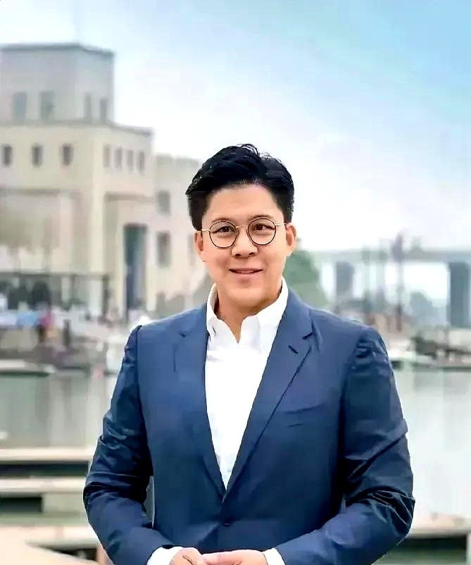 霍启刚面相藏着家国正气











我发现老祖宗的面相学简直神了！就拿
