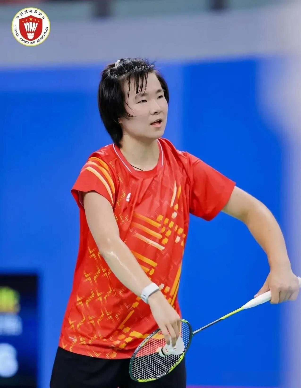 何冰娇首轮轻松获胜！
2025年第十五届全国运动会羽毛球赛女单资格赛第一轮。
江