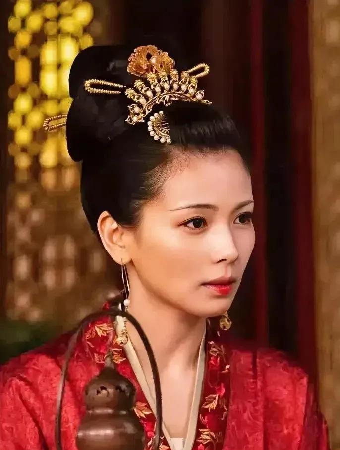 15岁的刘娥被丈夫龚美卖给官员做妾，多年后，她竟一跃成为宋真宗的皇后。刘娥不仅没