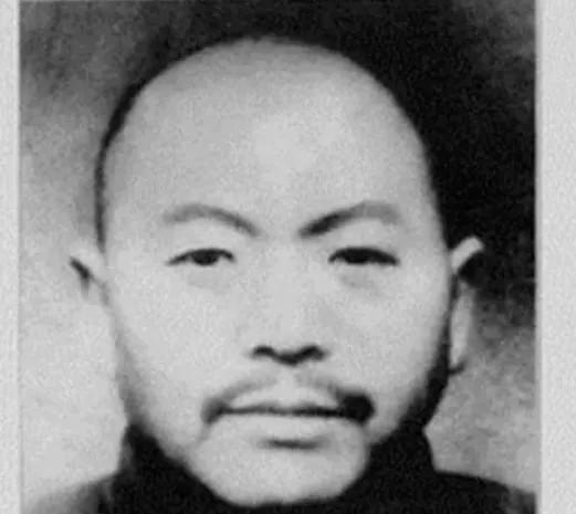 1941年，鬼子抓来20多个姑娘，就在几位姑娘要被糟蹋时，一个汉奸突然说：“太君