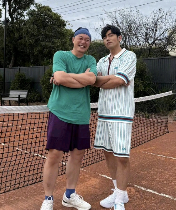 陈奕迅与周杰伦搭档打球