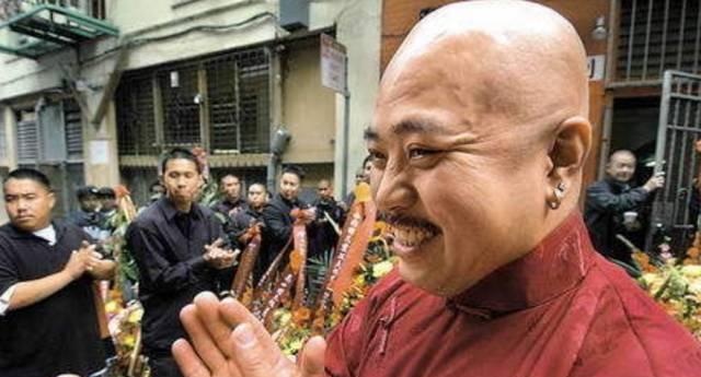 2016年，黑帮老大周国祥在美杀人越货，被美国判处2900年监禁，且不能假释。