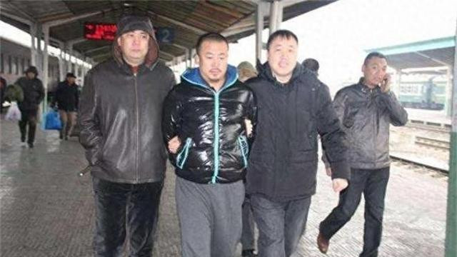 最牛逃犯潜逃13年成演员，被抓时已是大明星！出狱后如今怎样