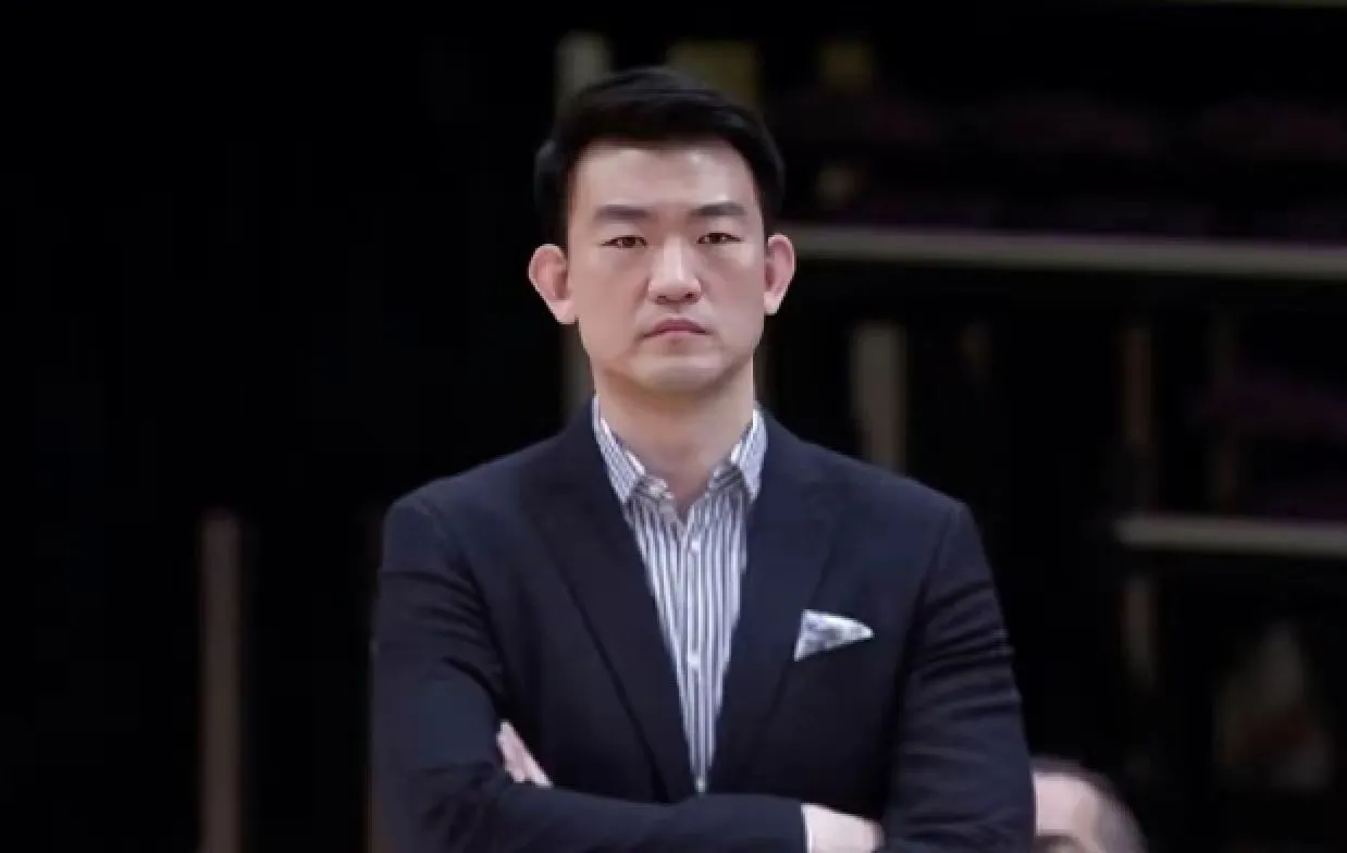 CBA浙江广厦队主教练王博现在愁的慌！

看了辽宁和山东的比赛，心想，一场争四的