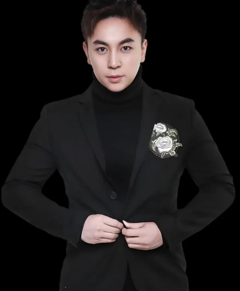释小龙发声了！
他师父释永信被调查，释小龙表示很震惊，很难过。
  说永信师