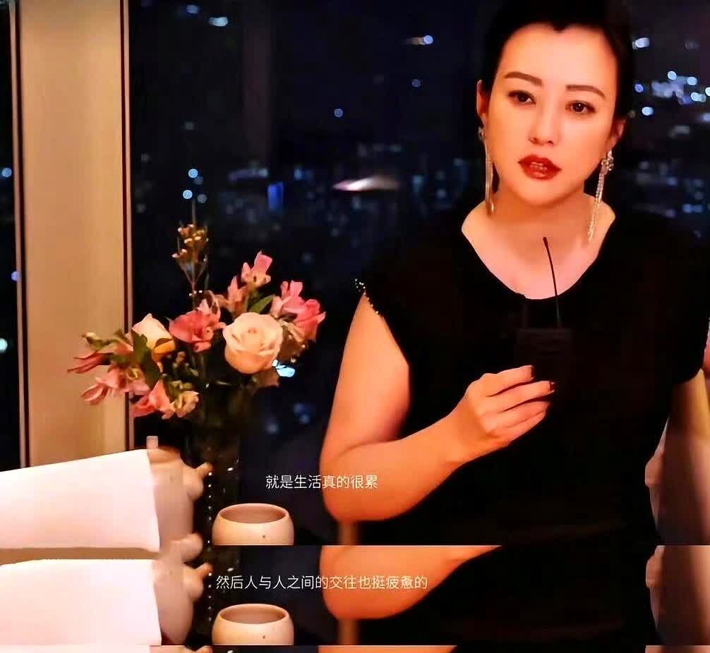 我怀疑过郝蕾办培训班是为了挣钱

也怀疑过郝蕾是为了流量

万万没想到，