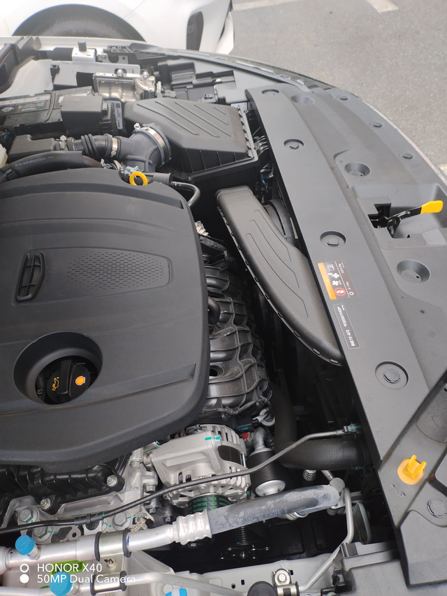 4代帝豪豪华型
我才买的一个月。昨天去拿牌照车子开几公里就发动机里烧焦味道。去了