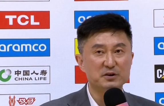季后赛强度不同于常规赛！人员齐整的广东队必将战胜上海队！
   杜锋万万没想到，