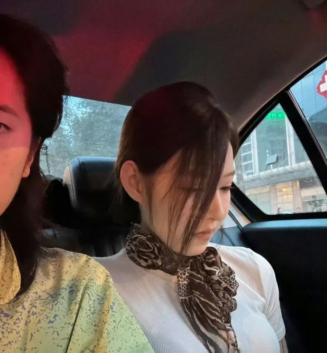 我的闺蜜，失恋了，正在和男朋友求和，我觉得什么样的找不到啊，非要在一棵树上吗？