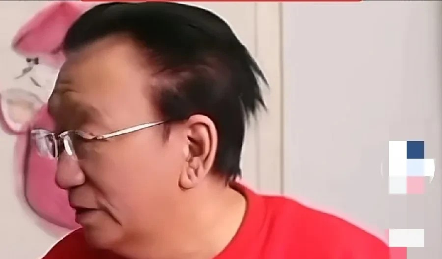 侯耀华杨议师徒风波











这侯耀华和杨议的拜师仪式，整的跟悬疑剧