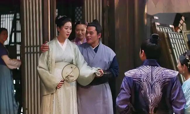 《知否》原著，小桃的择偶观，让人看一次笑哭一次。
在《知否》中，小仙儿认为最强大