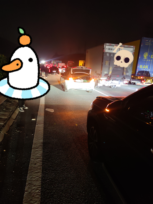 一万多公里给追尾
有一说一，质量真的一般，大众SUV就机盖翘了一点我君威前面机盖