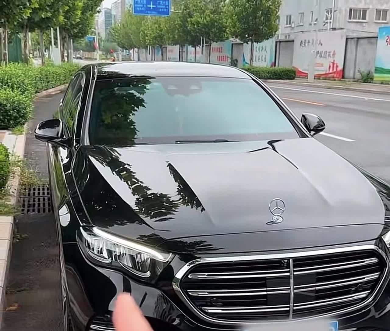 叫我如何说你好

都快50万的车了，奔驰E级你连这些都能减配

多款车型